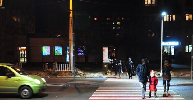 Терехов: В Харькове включают освещение на пешеходных переходах