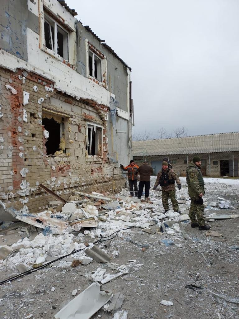 Разрушены дома и админздание: показали последствия обстрелов Харьковщины