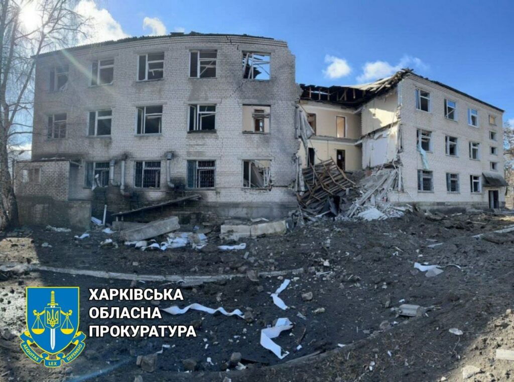 Ночью армия РФ ударила ракетами по Купянску: разрушено админздание (фото)