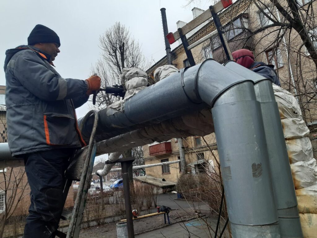 Майже півтори тисячі будинків у Харкові з теплом – мерія