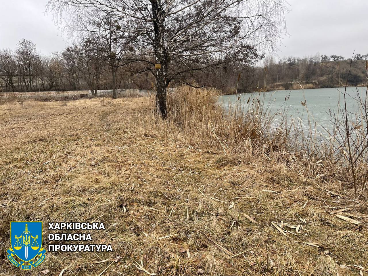 Под обстрелами застроил берег озера в Харькове: мужчине сообщили о подозрении