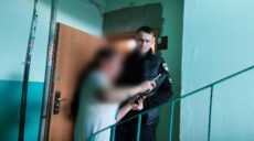 П’є та не піклується про сина: поліцейські навідувалися до жительки Харківщини
