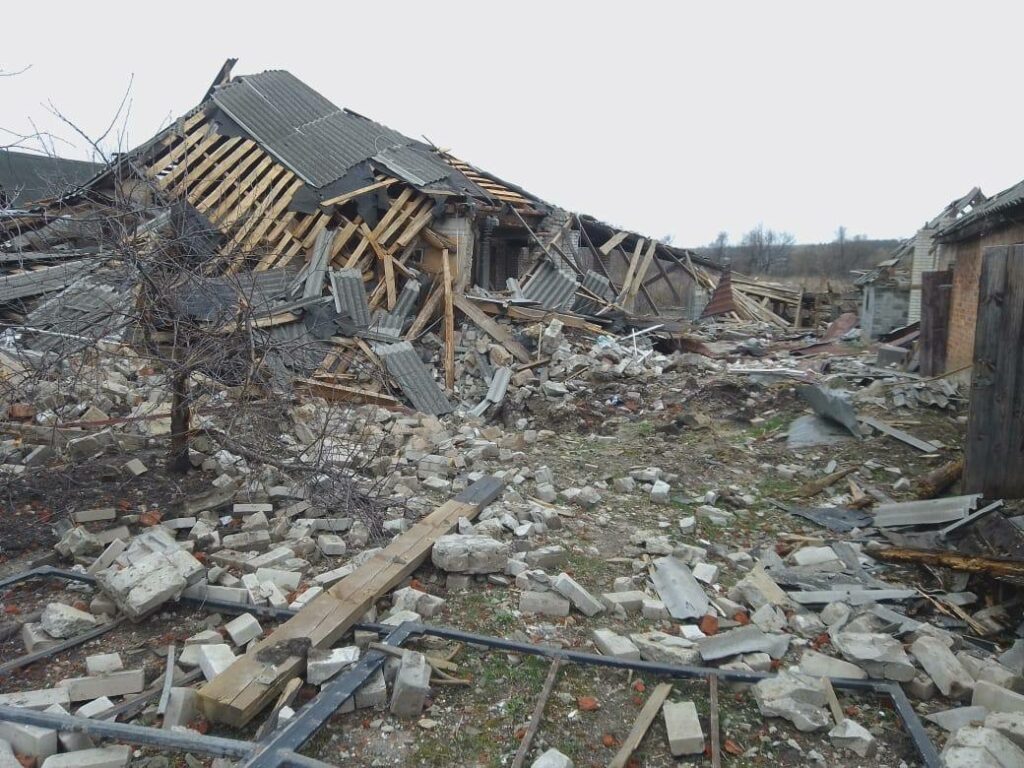 Мельник показав розбиті армією РФ будинки жителів Харківщини (фото)