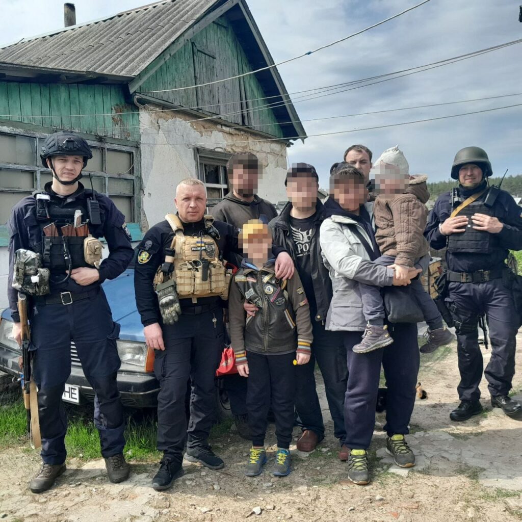 Из прифронтовых населенных пунктов Харьковщины эвакуировали 7 детей (видео)