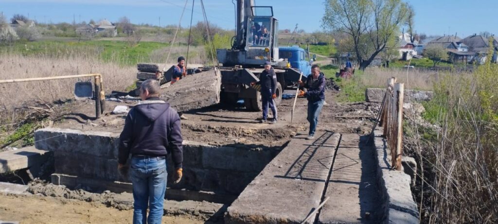 Відновлення мосту в Первомайському – на фінішній прямій (фото)