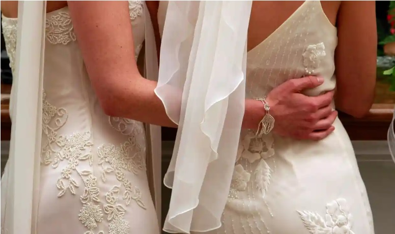 ЛГБТ-пара переселенцев из Украины поженилась в Великобритании