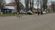 ДТП у Харкові: автомобіль влетів у паркан біля будинку, постраждала дитина