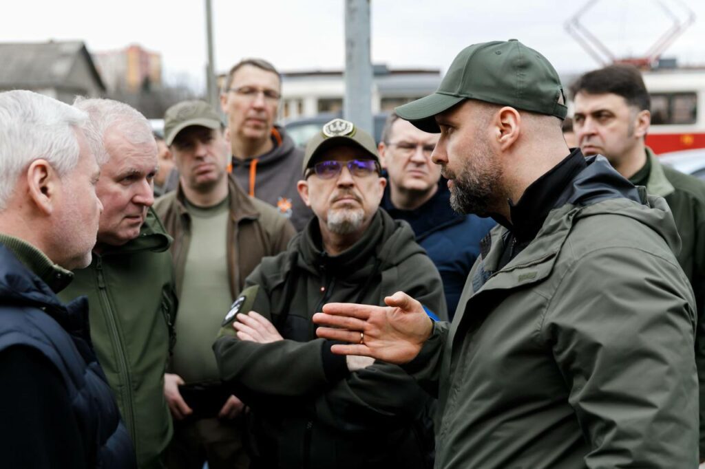 Резніков заявив, що завдання надійного захисту неба в Харкові вирішують