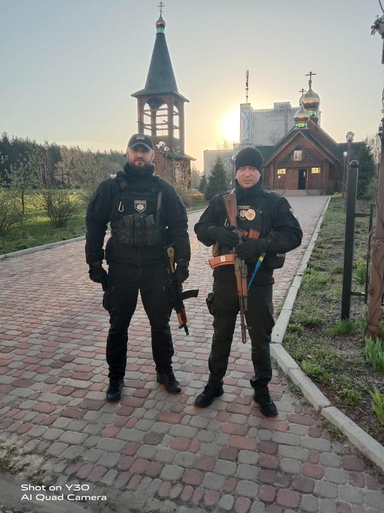 Полиция обеспечивает порядок на Пасху в храмах Харьковщины
