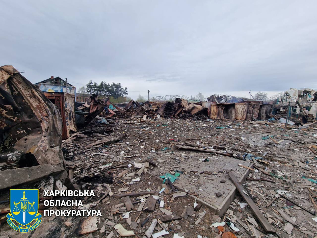 Под завалами на Харьковщине ищут тела двух человек (обновлено, видео)