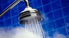 Горячую воду возвращают в 800 домов: коммунальщики обратились к харьковчанам