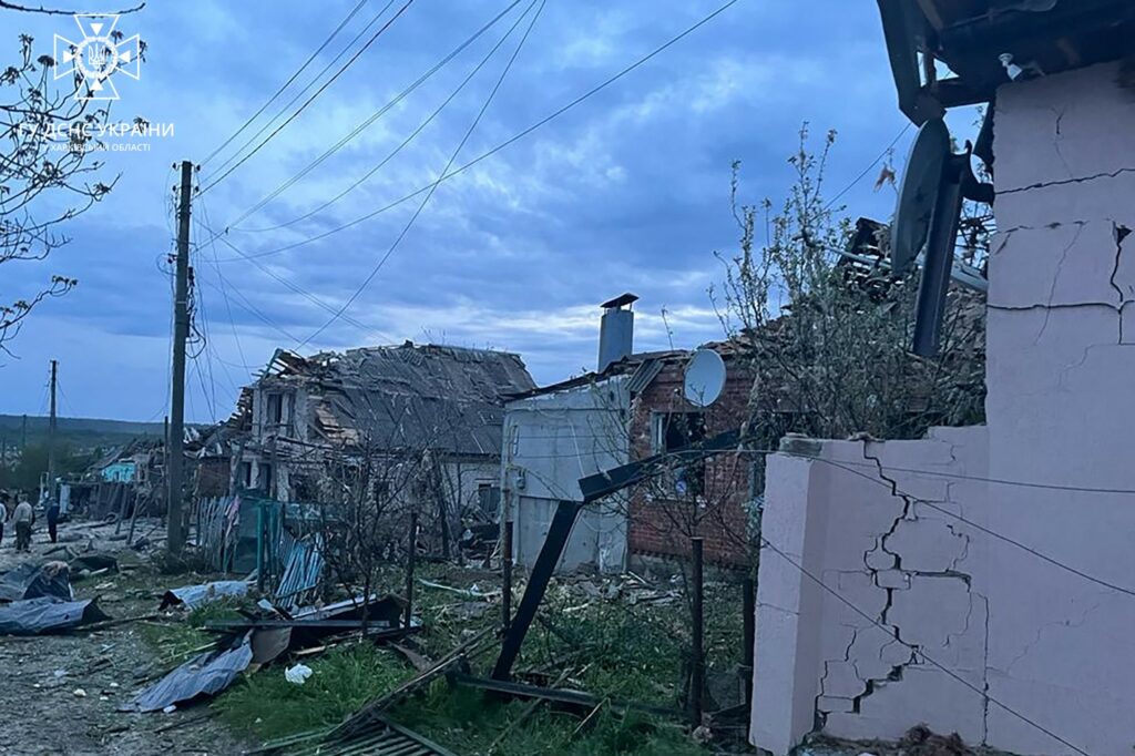 ДСНС показала наслідки ракетного удару по Куп’янську (фото)