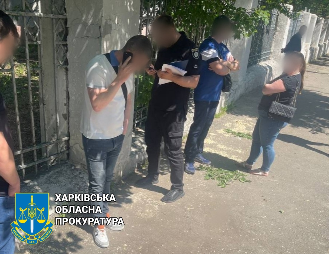 В Харькове на взятке поймали госисполнителя: требовал 600 долларов у должника