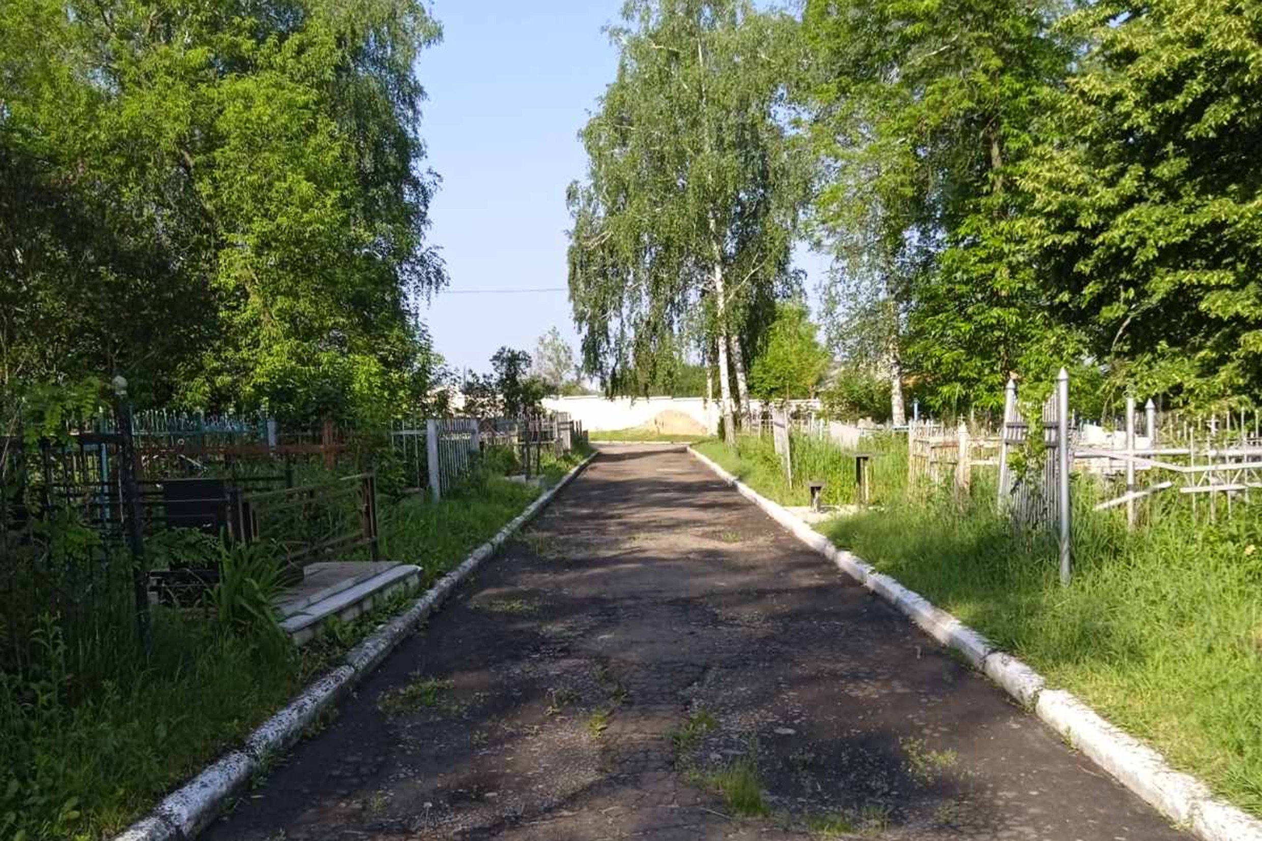 В Харькове открыли для посещений городское кладбище №16