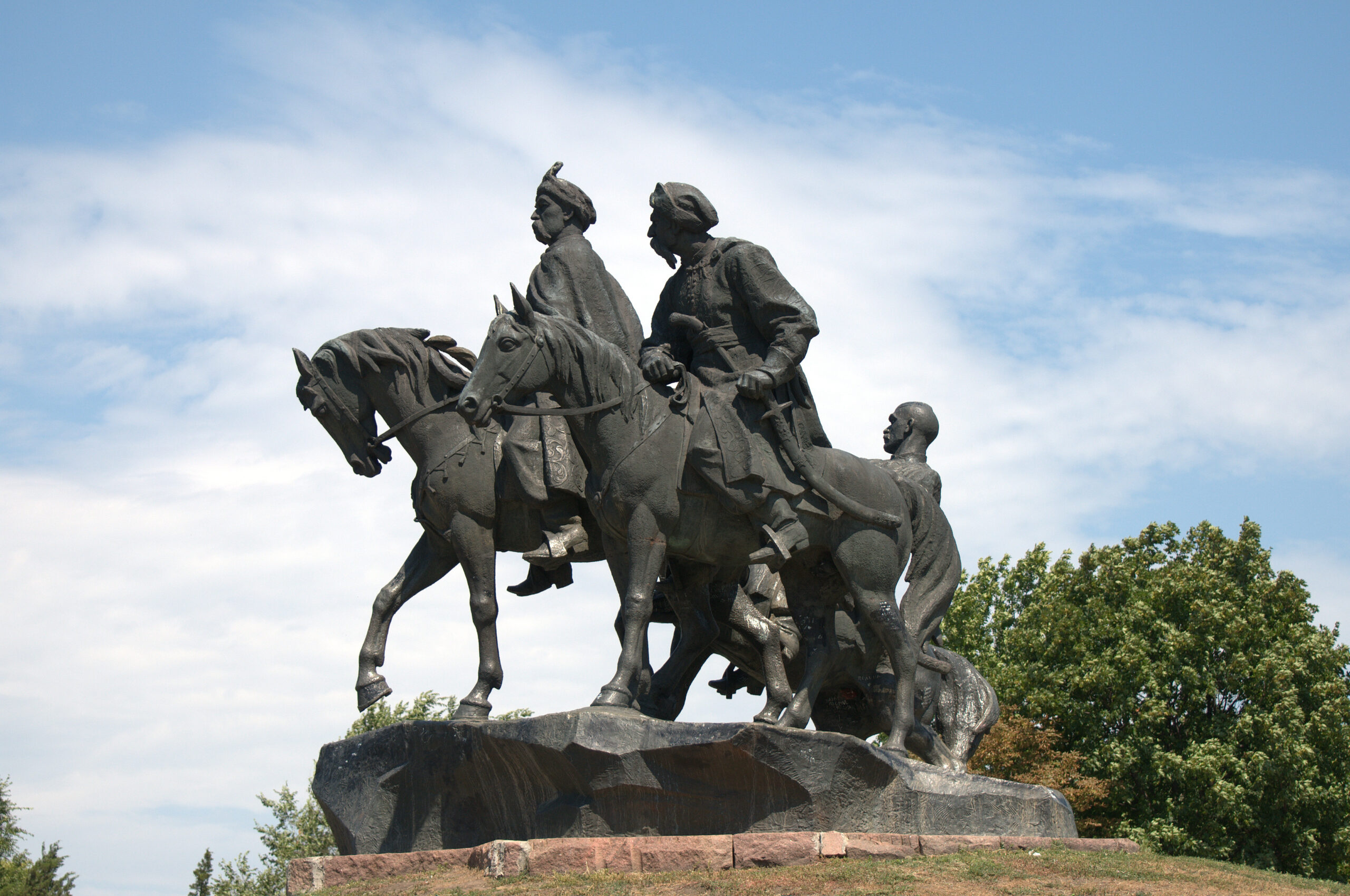 Пам'ятник у Жовтих Водах героям битви