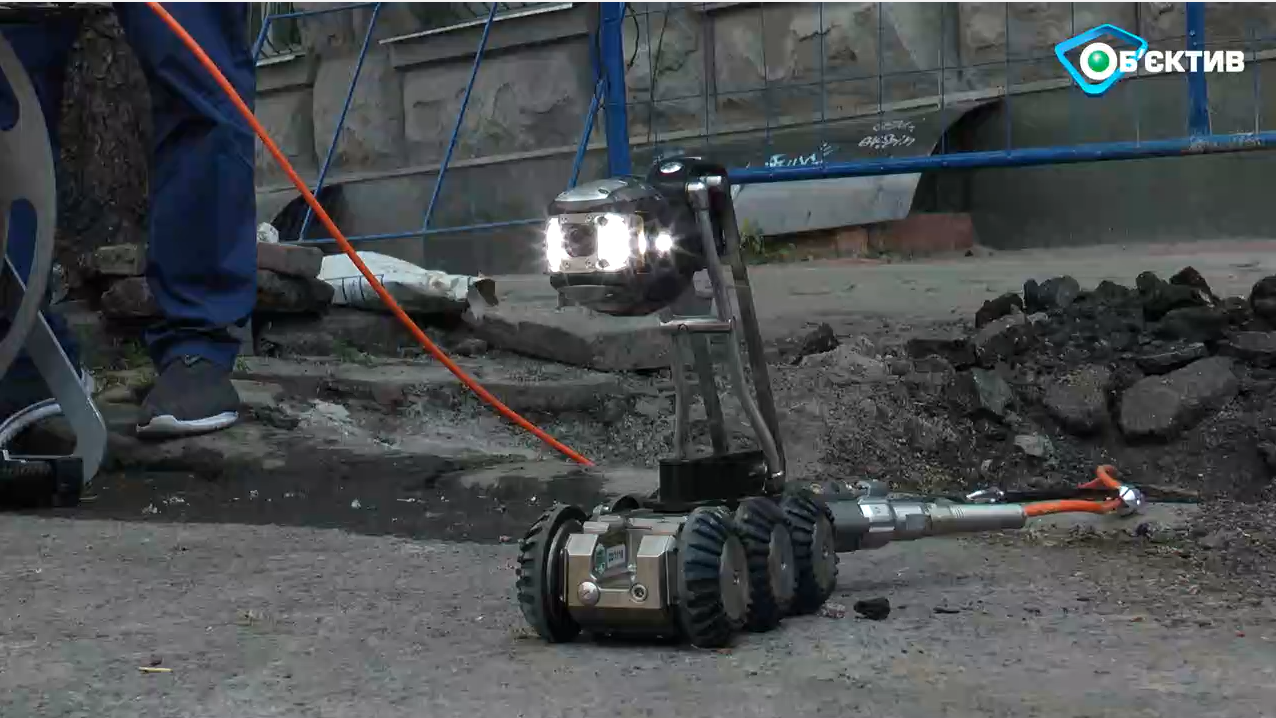 Харьковским коммунальщикам подарили робота (сюжет)