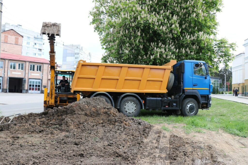 У Харкові усувають 12 аварій на водоводах