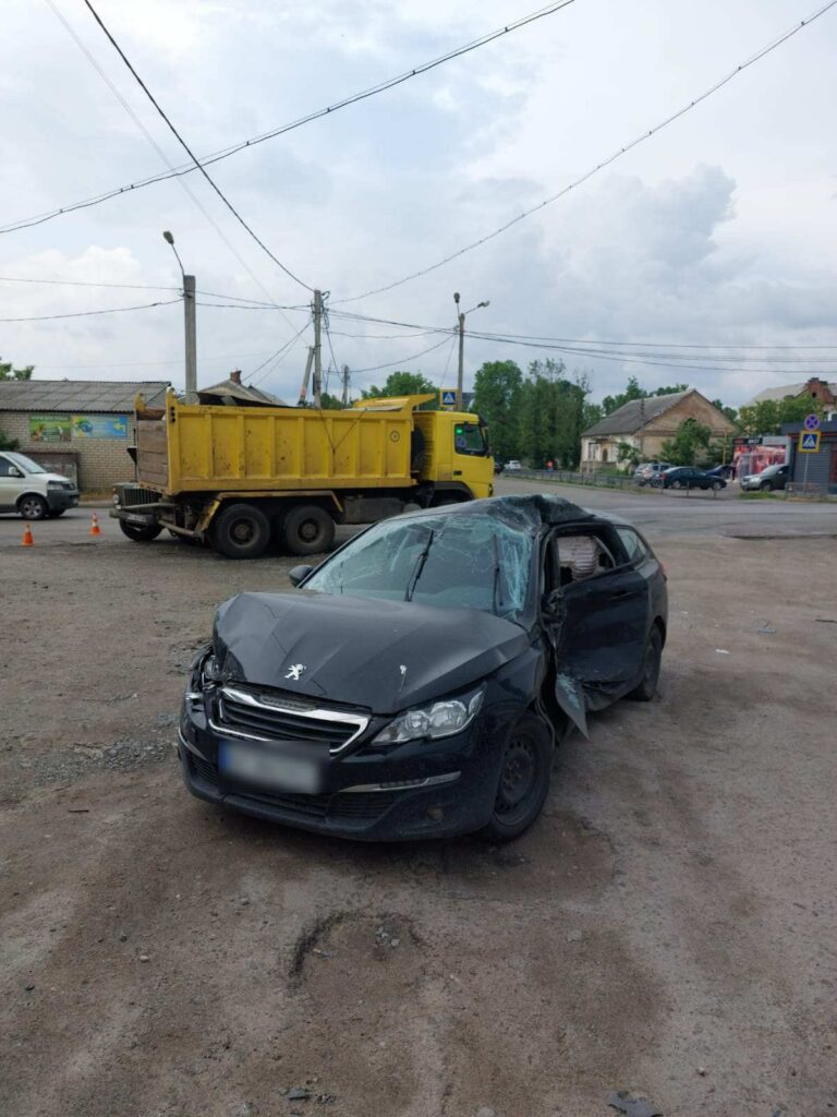 Годовалый ребенок пострадал в ДТП под Харьковом, его госпитализировали