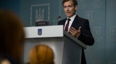 РФ з перших днів війни б’є по “центрам прийняття рішень” – нардеп
