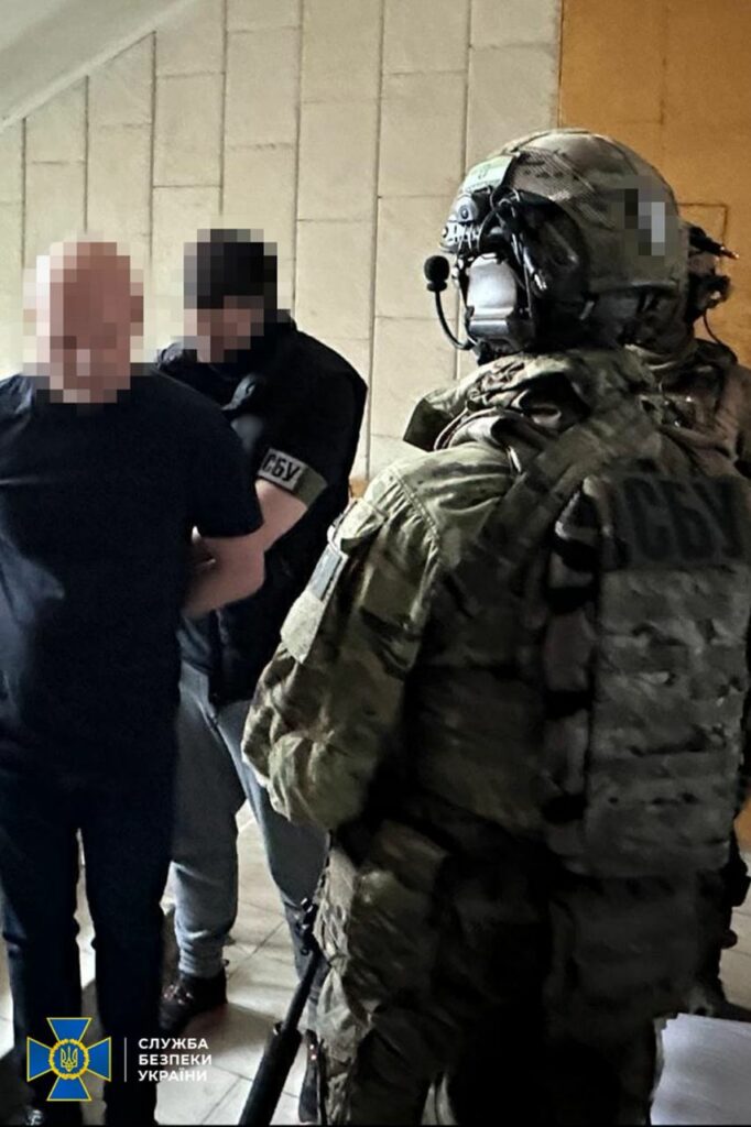 Брал взятки: задержали одного из начальников Госпродпотребслужбы Харьковщины