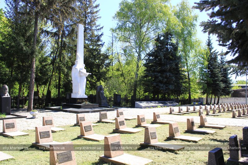 В Харькове наводят порядок на городских кладбищах 8