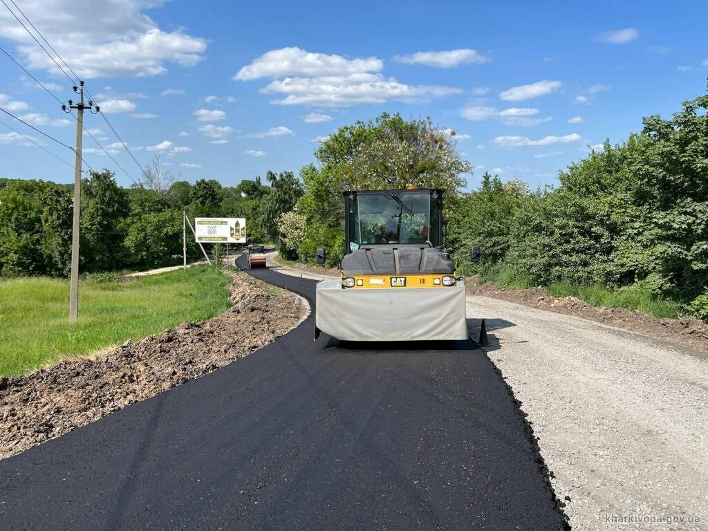 Дорогу на Хорошеве капітально ремонтують під Харковом