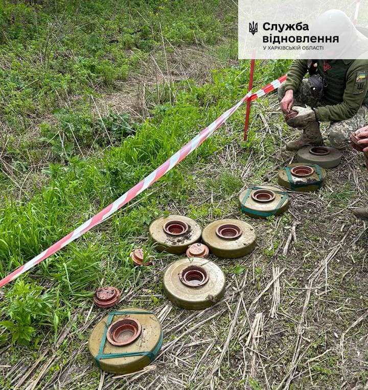 8 мин нашли пиротехники на автотрассе Киев – Харьков – Довжанский