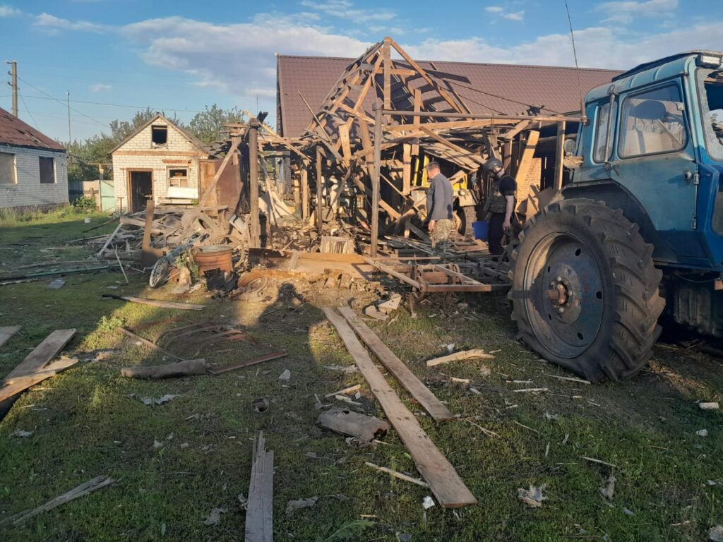 Армія РФ вдарила по Харківщині з РСЗВ “Смерч” – поліція (фото)