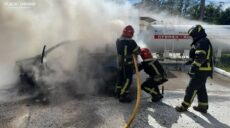 У Харкові машина спалахнула просто на АЗС під час заправки газом (фото)