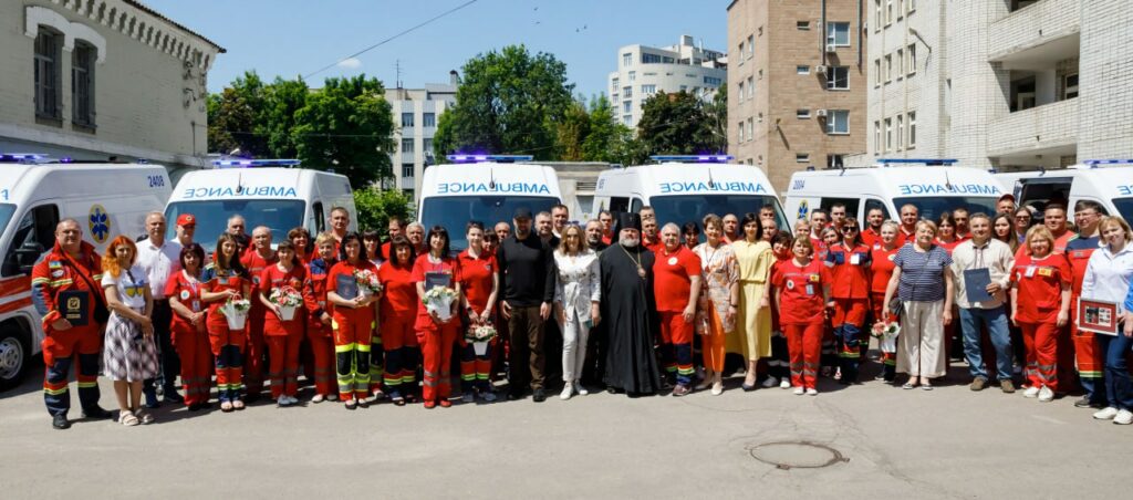 День “швидкої”: бригади в Харкові та області отримали десять нових авто (фото)