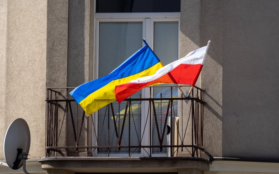 В Польше работают около 80% украинцев, половина высылает деньги ВСУ и родным