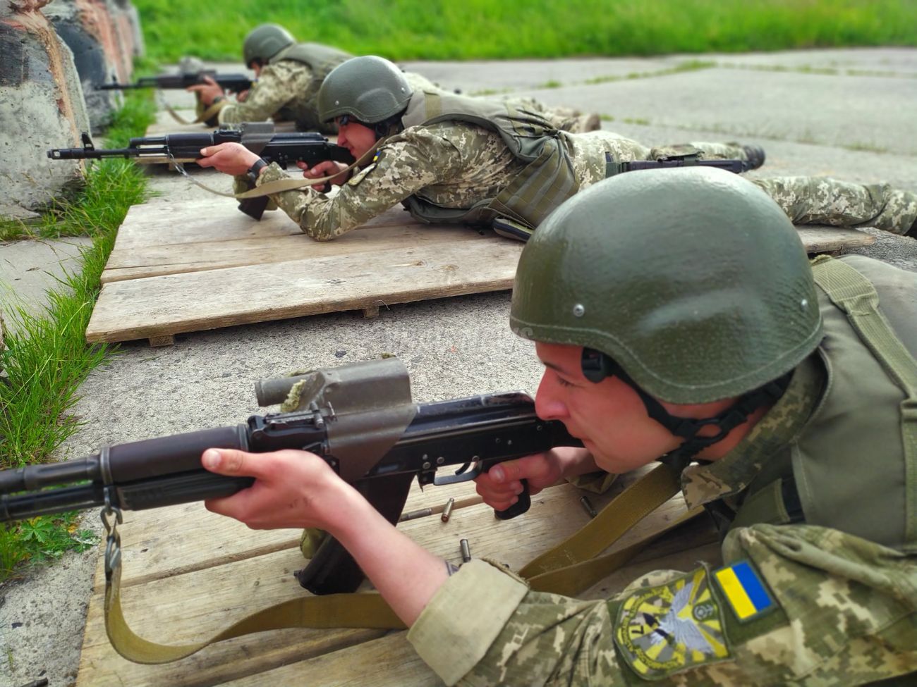 У громаді на Харківщині чутно стрільбу: жителів просять зберігати спокій