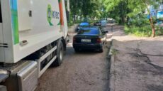 Харків’ян просять паркувати авто так, щоб не заважати проїзду спецтехніки