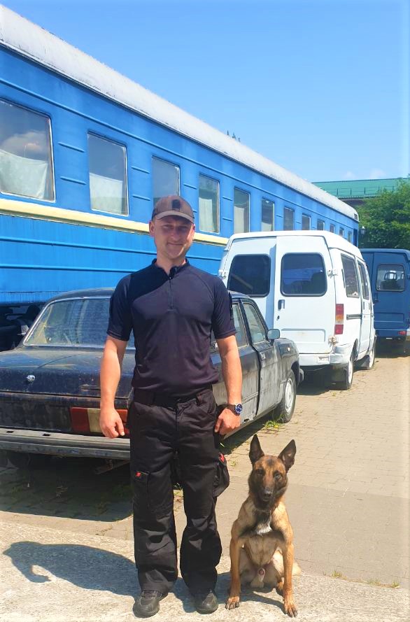 В Харьковской таможне – новый «сотрудник»: собака Люк успешно сдала экзамены