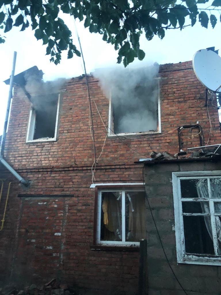 Пожар в Волчанске после прилета 3