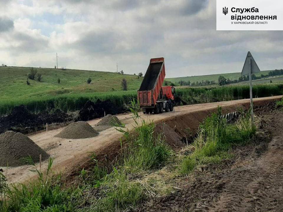 Полегшить військове сполучення з Донеччиною: на Харківщині ремонтують міст