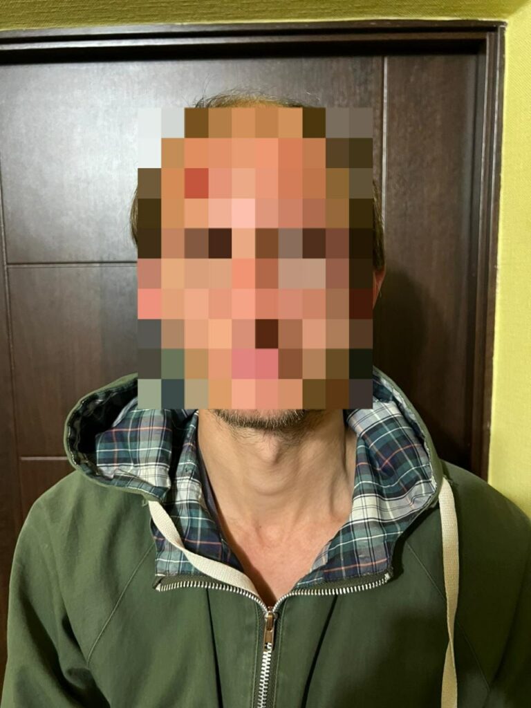 В Харькове пьяный мужчина набросился с ножом на знакомого из-за долгов