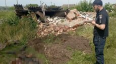 В поселке Слатино эксгумировали тело мужчины, погибшего от обстрела РФ