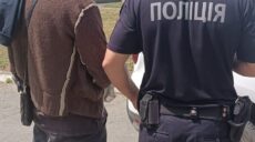 На Харьковщине мужчина набросился с ножом на знакомого из-за ссоры – полиция