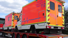 Медикам з Лозівщини подарували спецавтівки від уряду Німеччини (відео)