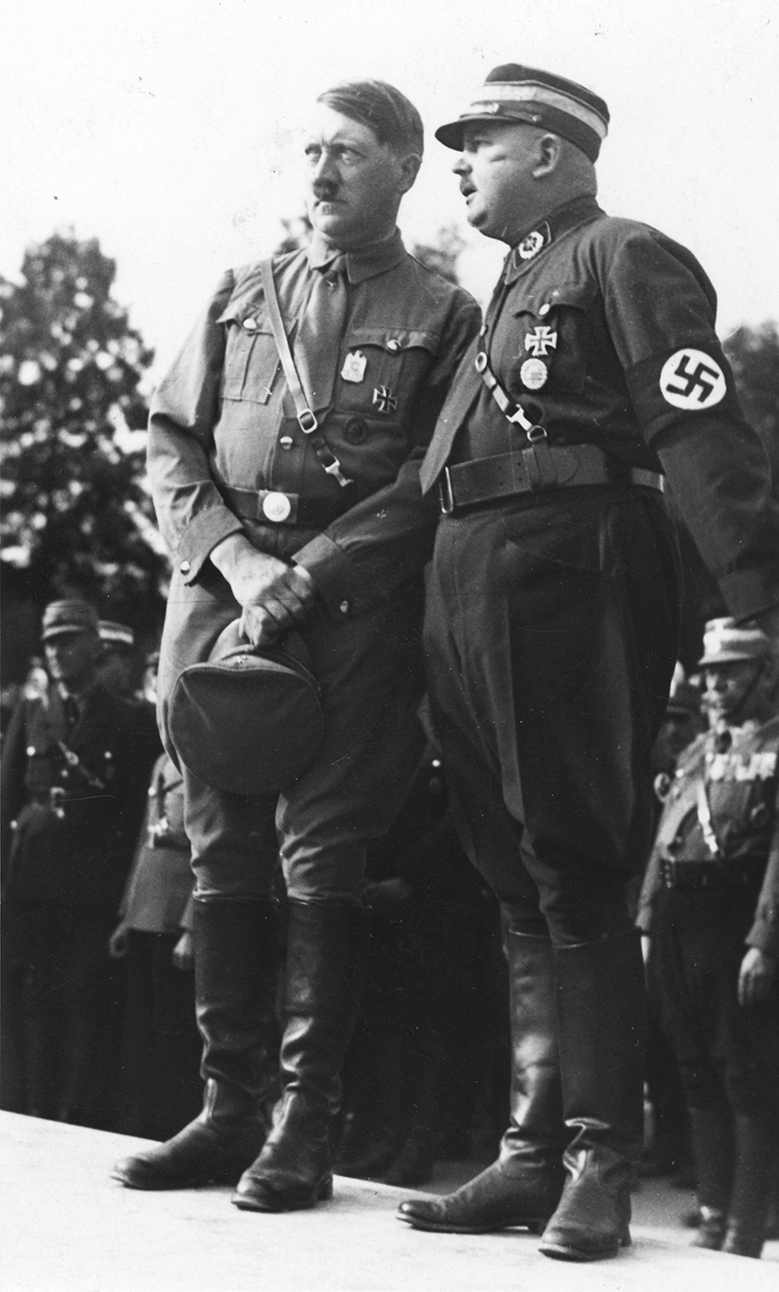 Ернст Рем та Адольф Гітлер у 1933 році