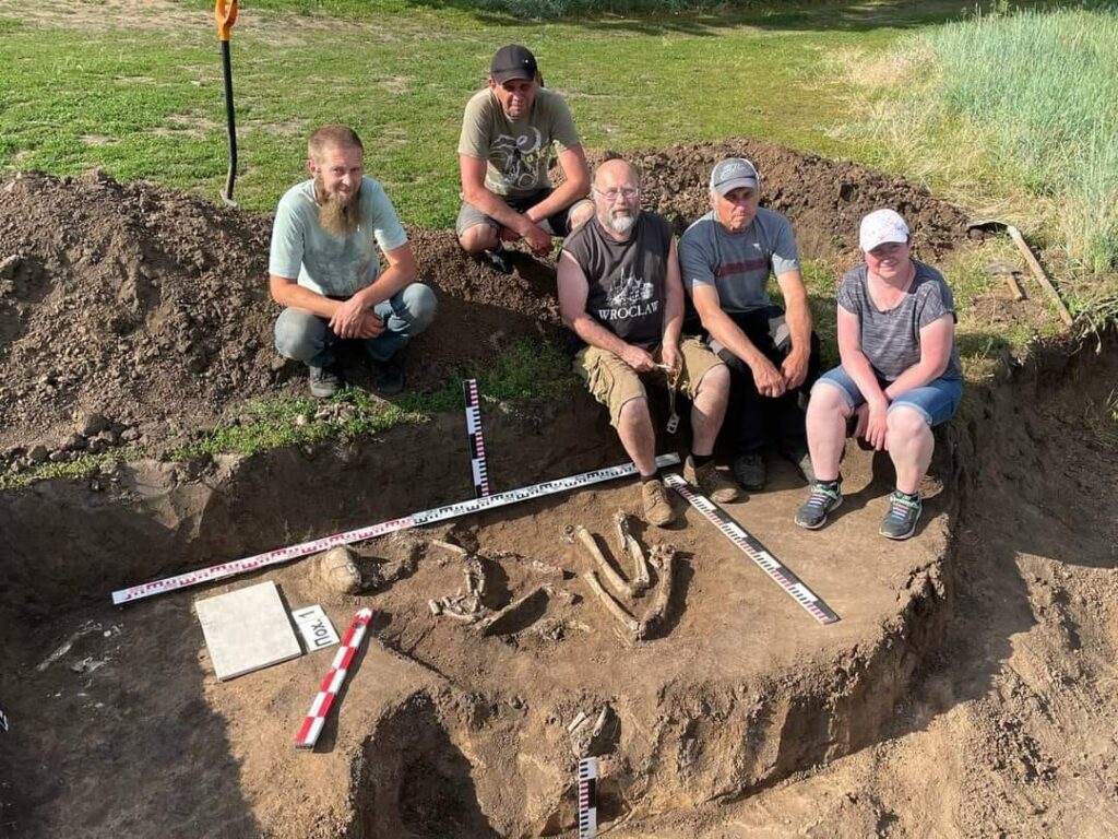 Более 3 тысяч лет. Археологи нашли редкое захоронение семьи под Харьковом