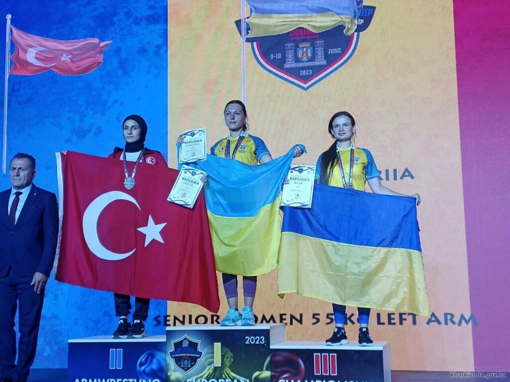 Чемпіонкою з армреслінгу стала Вікторія Ілюшина з Харкова