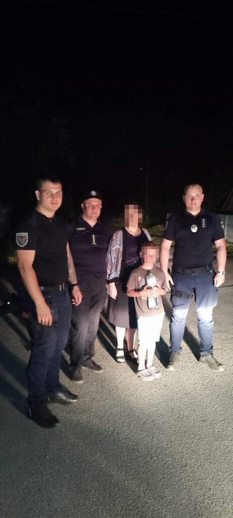Загрався на майданчику та зник: поліція в Пісочині шукала 9-річну дитину