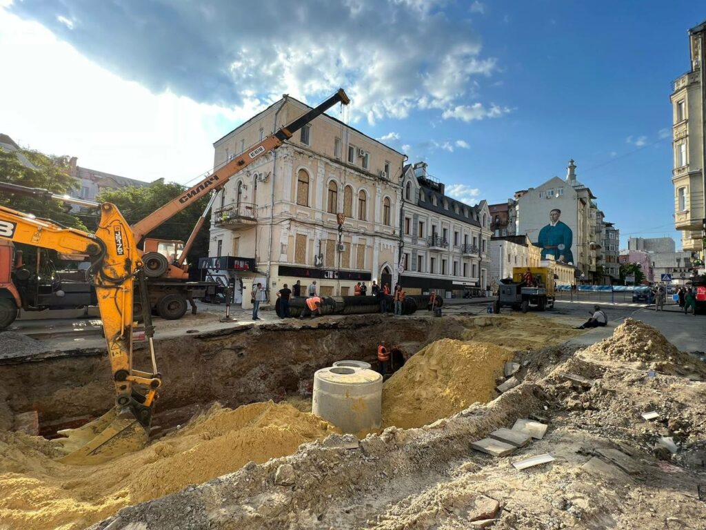 На Рымарской в Харькове почти устранили последствия ракетного удара — Терехов