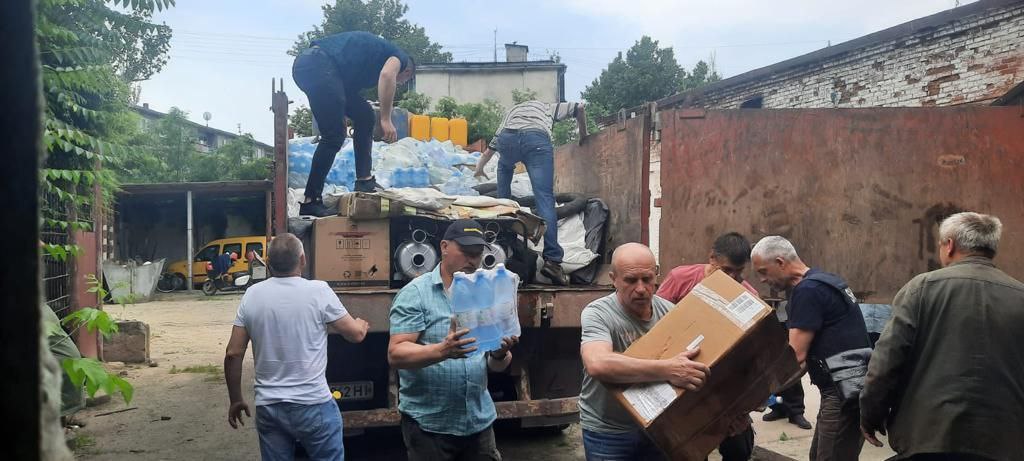 В Харькове собирают помощь для херсонцев: Терехов просит всех присоединиться