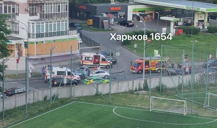 Потрійна ДТП на Клочківській у Харкові: троє постраждалих (відео)