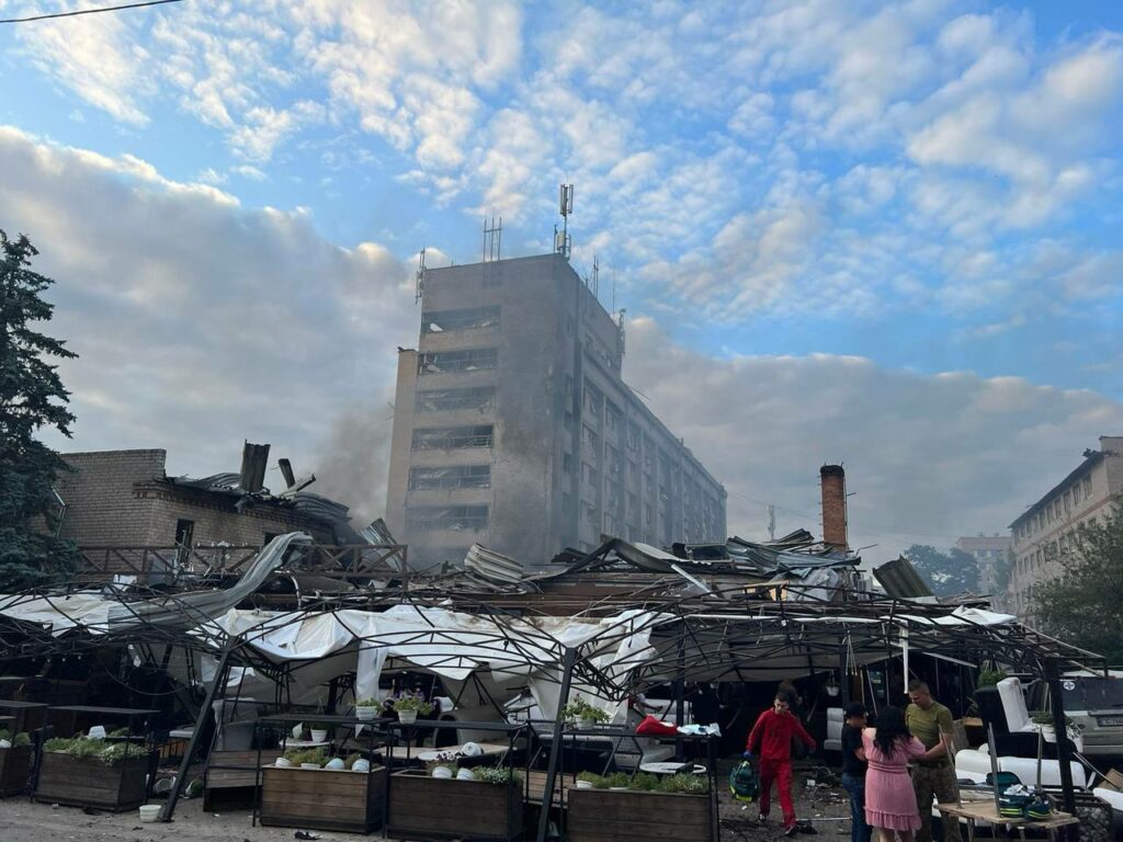 Ракетный удар по Краматорску: в ОП сообщили о трех погибших и 25 пострадавших
