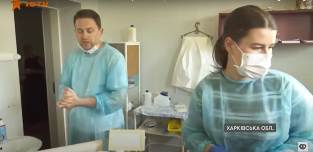 Стоматологи з Литви і Швейцарії у Козачій Лопані на Харківщині зуби лікували