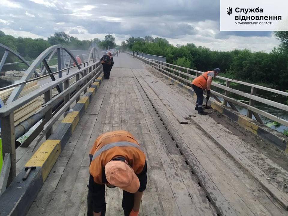Ремонт временного моста на Харьковщине в селе Задонецкое